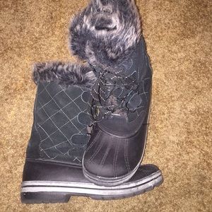 Black duck boot